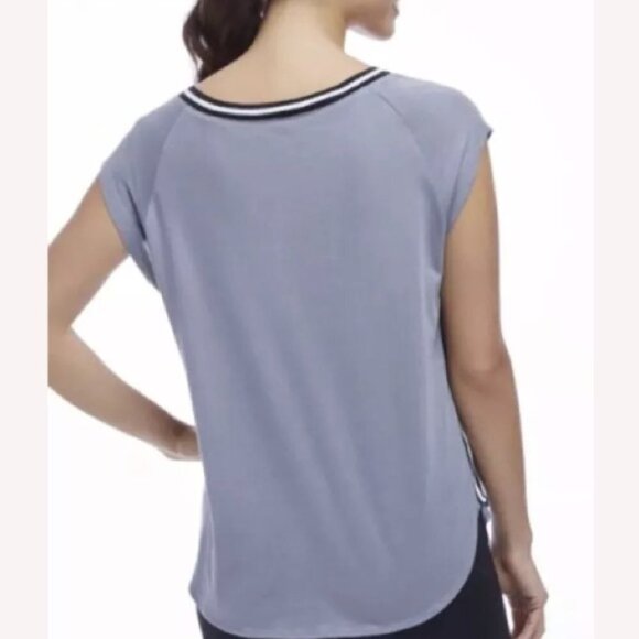 Women's L NWT Fabletics Phoenix Tee Gray Black White Oversized - Picture 2 of 8